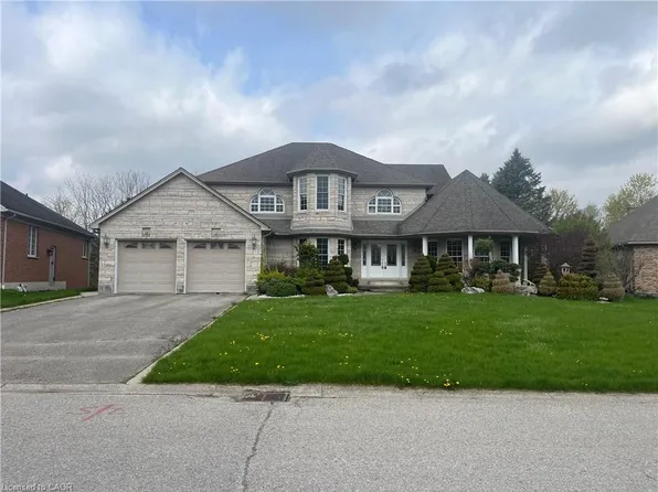 15 Royal York Ct, Saint George, ON N0E 1N0