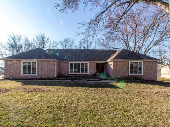 210 Longview Dr, Geneseo, IL 61254
