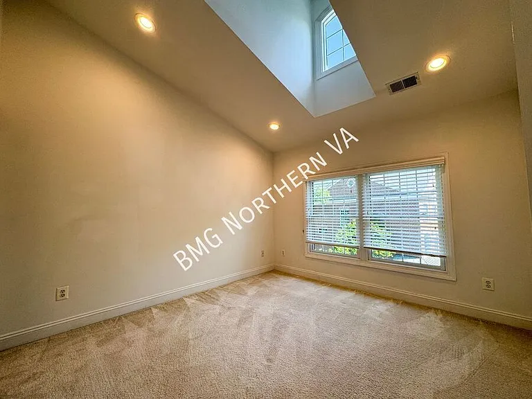 3091 McKinnon Way — Photo 27