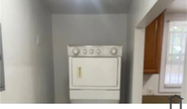 5426 S Van Ness Ave — Photo 10