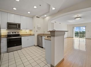 175 Cottage St APT 615, Chelsea, MA 02150