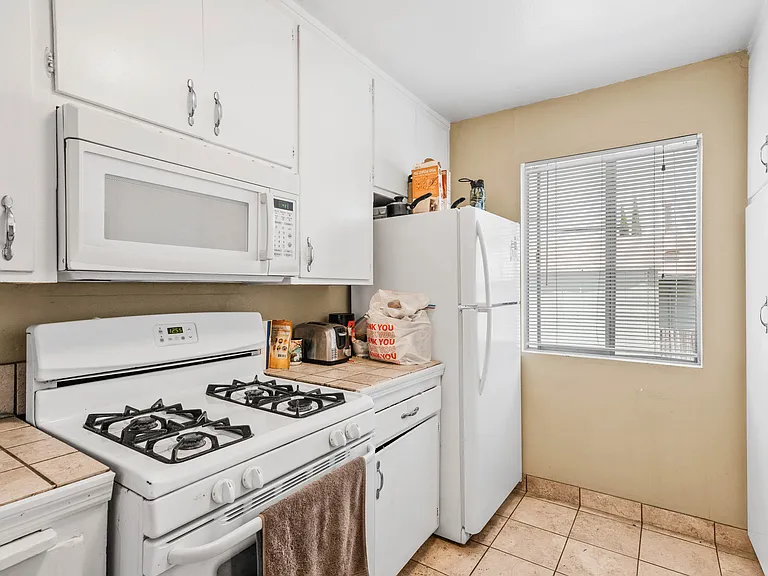 3964 Manzanita Dr #B4 — Photo 7