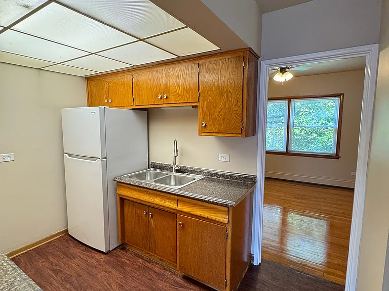 10743-10749 S Pulaski Rd #11 — Photo 4