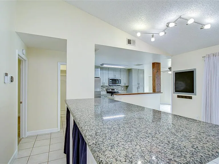 1108 Dockside Dr — Photo 32