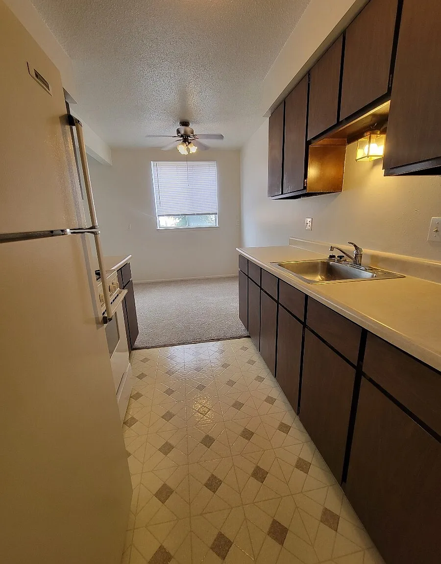 Tecumseh Apartments — Photo 1