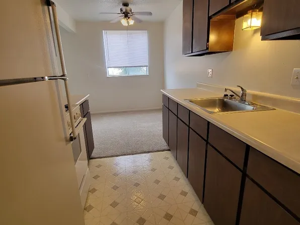 Tecumseh Apartments, 1316-1325 Southwestern Dr, Tecumseh, MI 49286