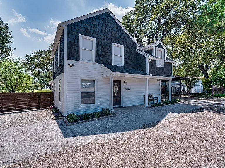 1924 E Shady Grove Rd — Photo 1
