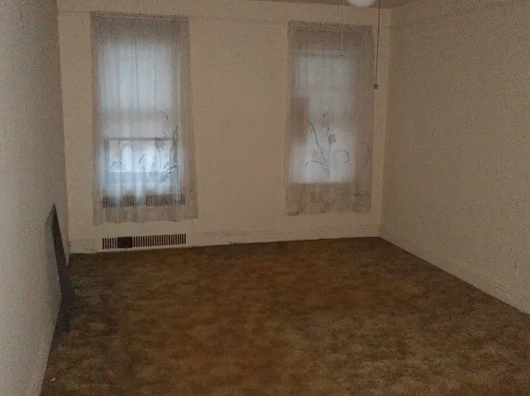 30 Ocean Parkway image 5 of 17