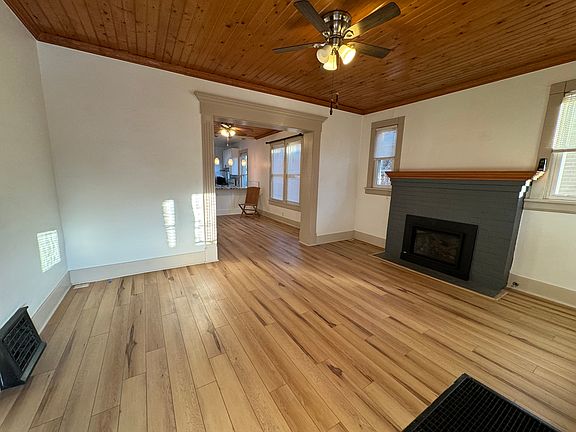 5th image of 2828 Elm St