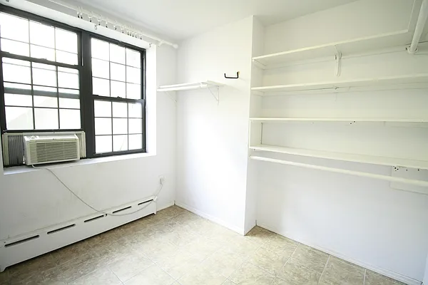 Rented by Grand & Co. | media 31