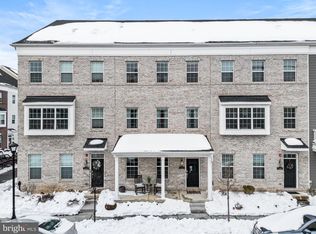 124 Alexandria St, Bensalem, PA 19020