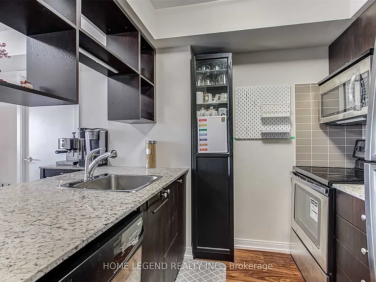 151 Village Green Sq #1706 — Photo 3