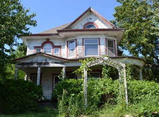 306 W Main St, Wyoming, IA 52362