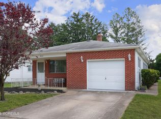 13 Pavilion Street, Toms River, NJ 08757