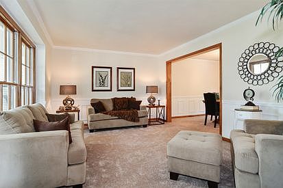 4th image of 1225 Thornhill Ct