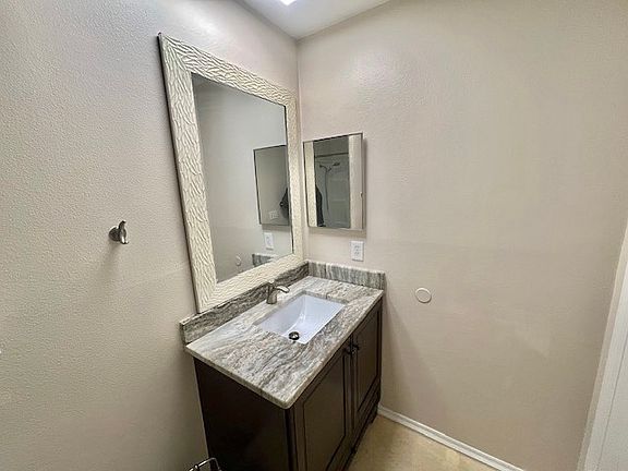 5th image of 2208 Clubside Dr #1