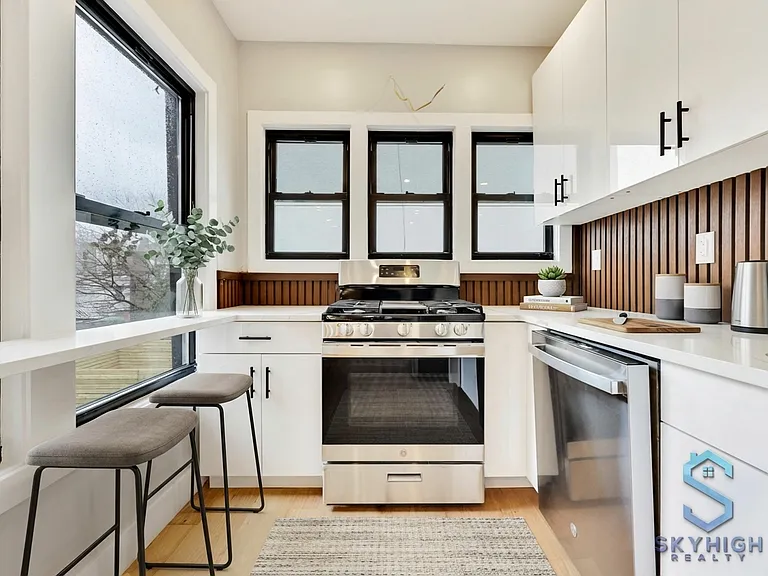 886 Bushwick Ave #PENTHOUSE — Photo 1