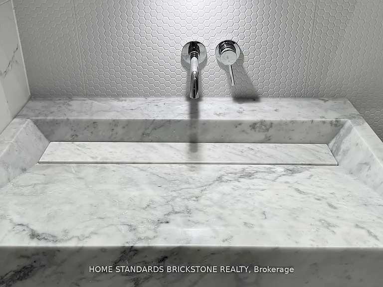 11 Yorkville Ave #6305 — Photo 13