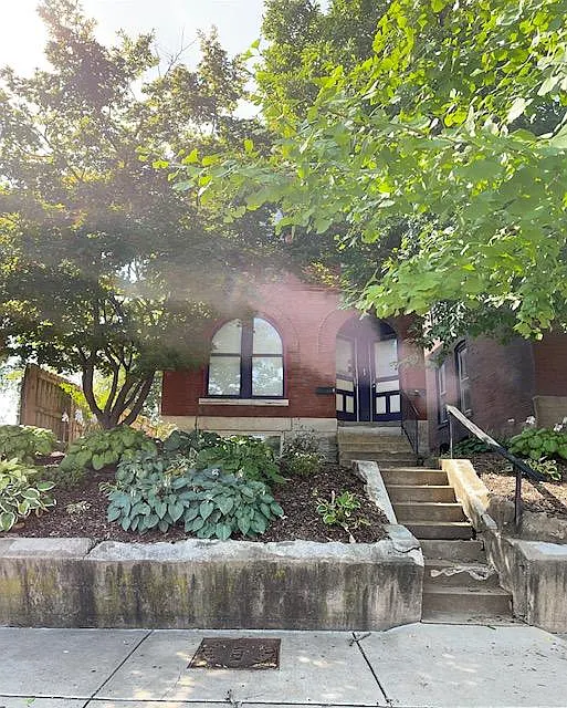 1 bed, 1000 sqft, $1,350 — Photo 2