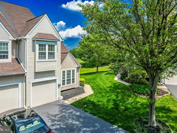 423 Country Club Dr, Lansdale, PA 19446