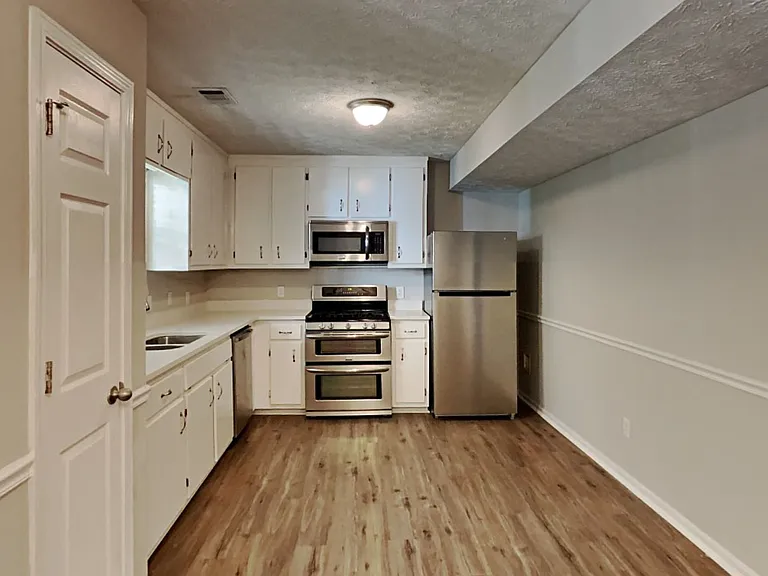 3718 Cherokee Overlook Dr — Photo 4