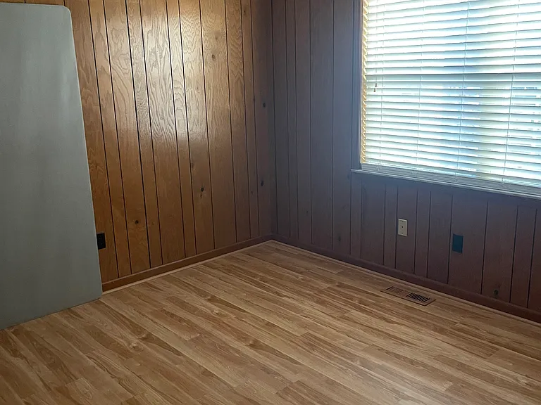258 Powell Rd — Photo 6