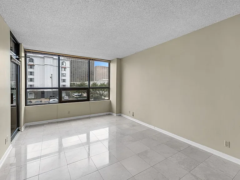 5150 Hidalgo St #202 — Photo 16