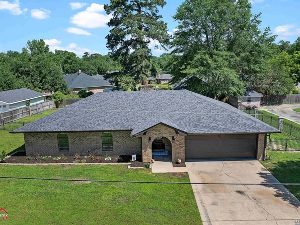 1008 Texas Dr, Carthage, TX 75633