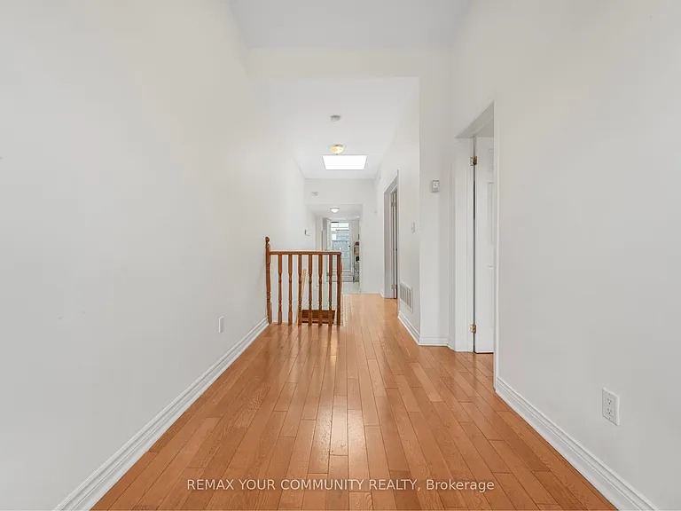 151 Dovercourt Rd #UPPER — Photo 15