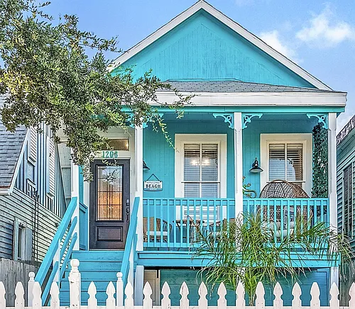 1208 Avenue K Photo 1