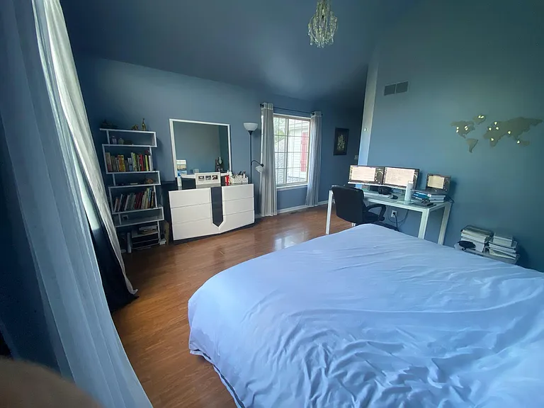 5628 Versailles Ave — Photo 46