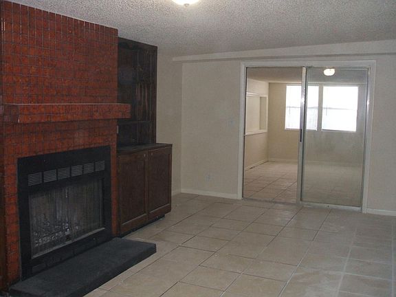 Master with fireplace into family room