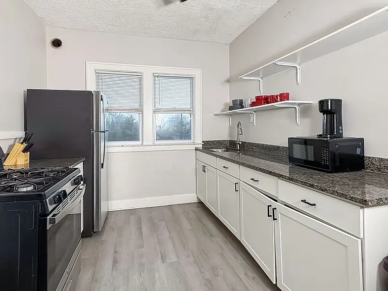 1427 Calvert Ave — Photo 23