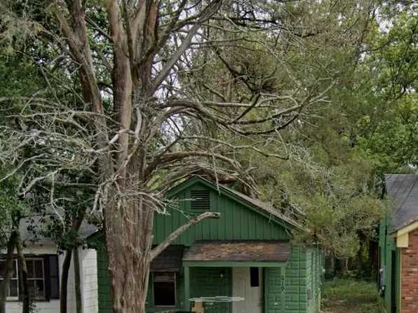 619 3rd St SE, Moultrie, GA 31768