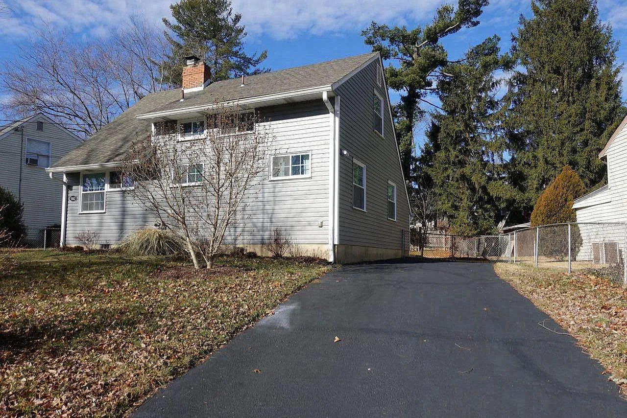 4 bed, 1200 sqft, $3,225 — Photo 2