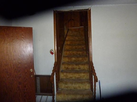 5th image of 226 E Van Buren Ave