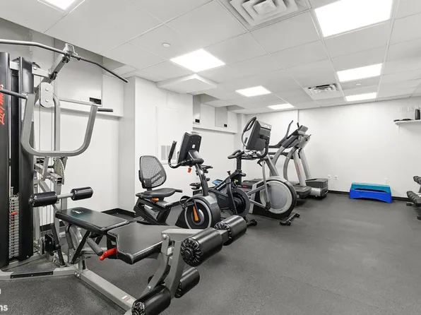 250 East 30th Street image 8 of 10