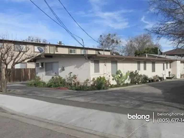 530 2nd Pl #B — Photo 1