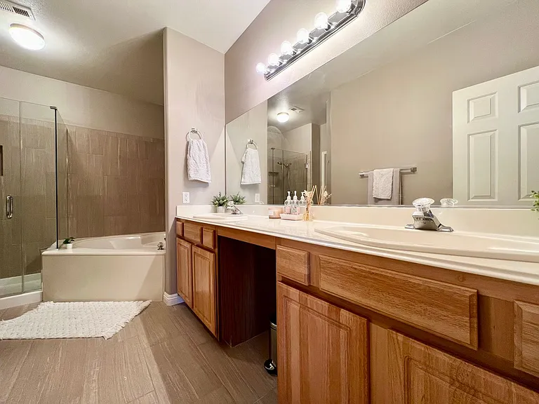 3555 Meridale Dr #2150 — Photo 12