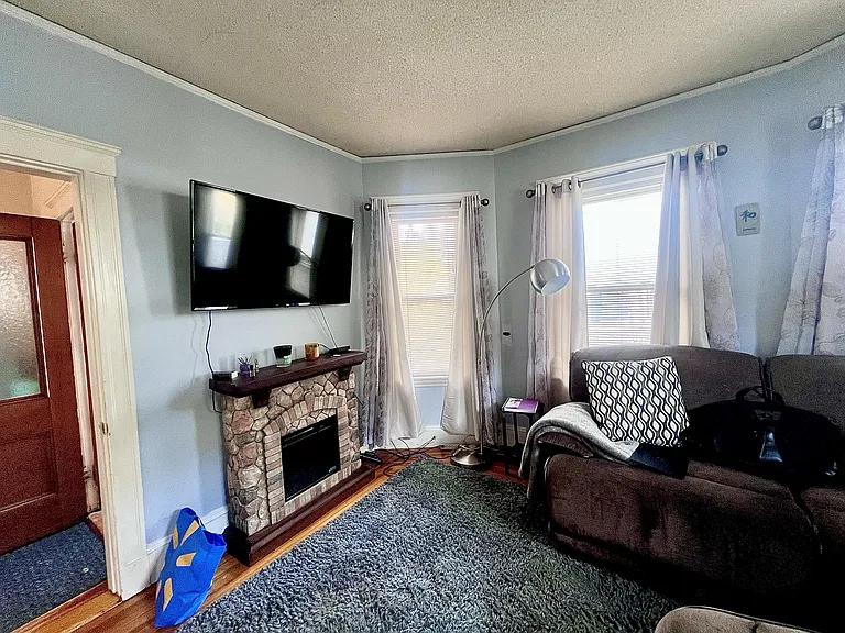33 Oakland Rd #1 — Photo 5