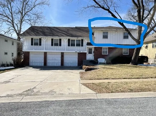 8416 Travis Ln, Overland Park, KS 66212