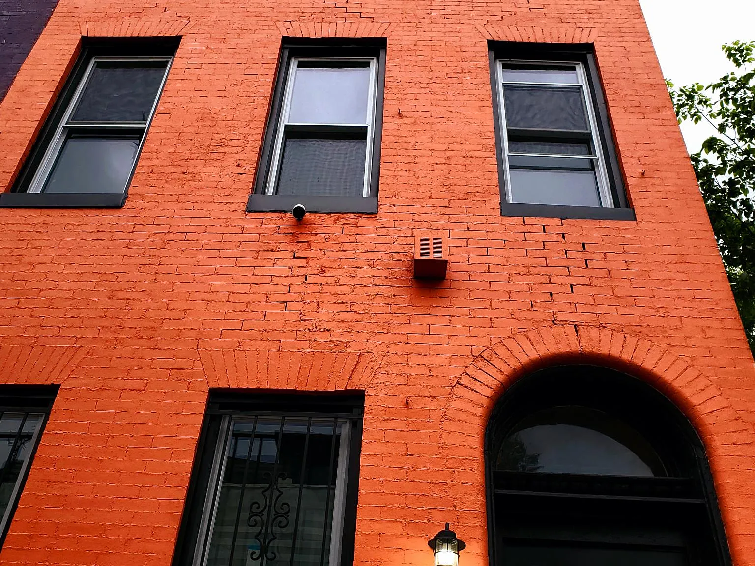 1049 Brantley Ave — Photo 1