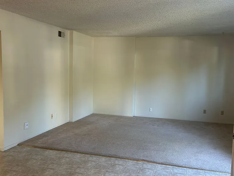 2842 Bidwell St — Photo 10