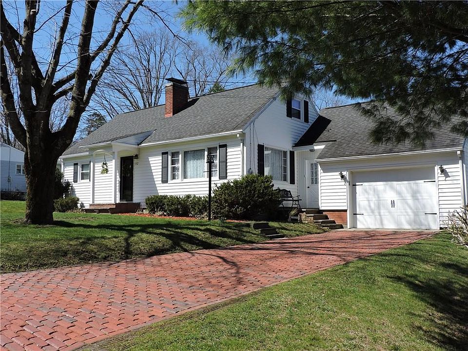 1st image of 132 Jones St