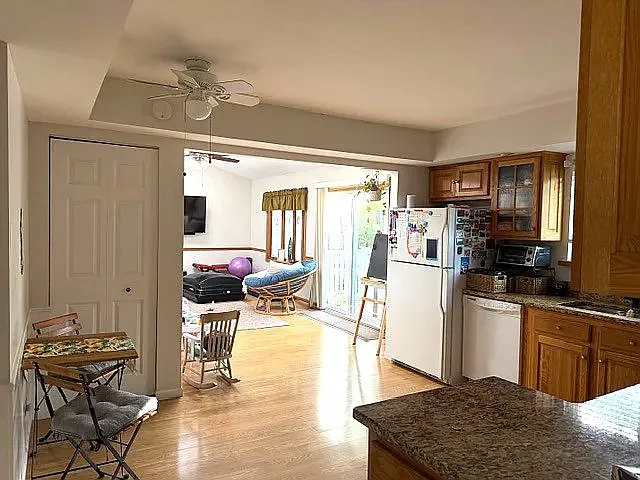 325 Bingham Cir — Photo 12