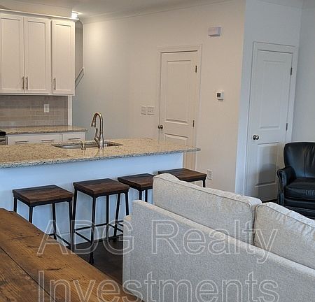 3rd image of 287 Keener Blvd