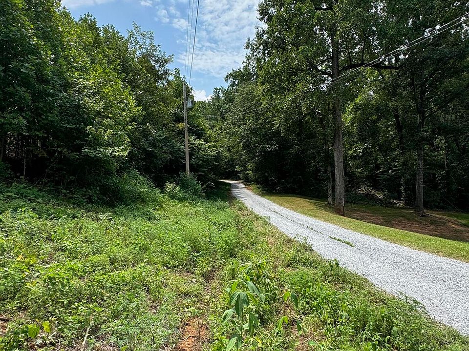 1st image of Woodcrest Dr