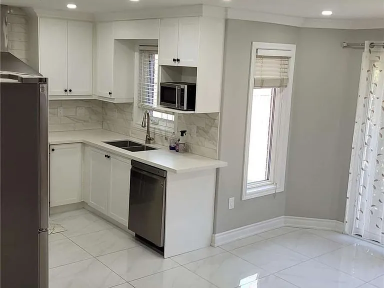 1107 Thoresby Dr — Photo 10