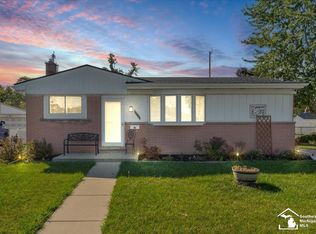 16612 Drake St, Southgate, MI 48195