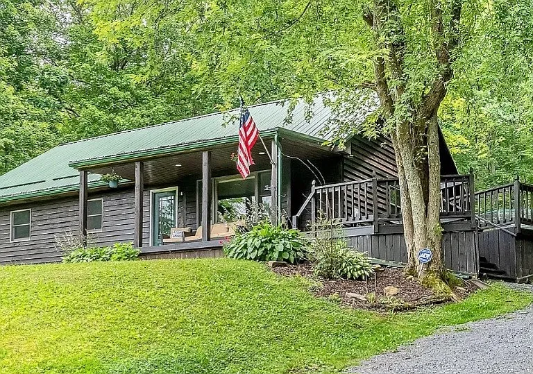 704 Old Crellin Rd — Photo 3